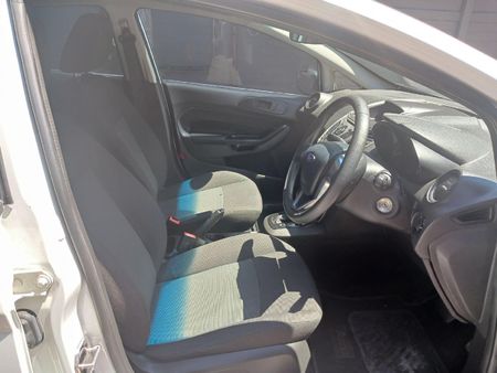 2015-Ford-Fiesta-10-EcoBoost-Trend-5-dr-Auto_7