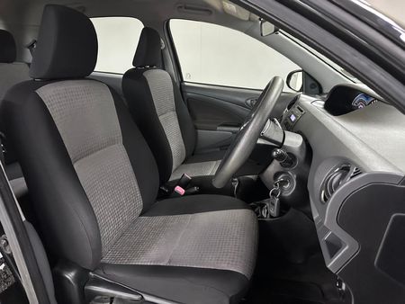 2015-Toyota-Etios-15-XS-5-dr_9