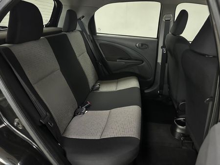 2015-Toyota-Etios-15-XS-5-dr_10