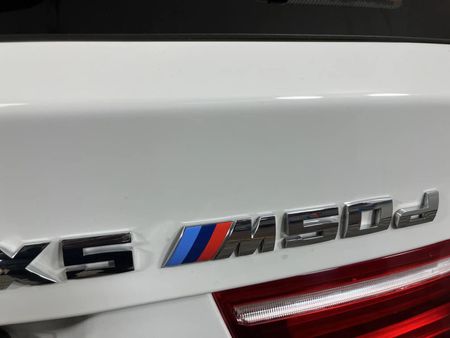 2012-BMW-X5-M50d_11