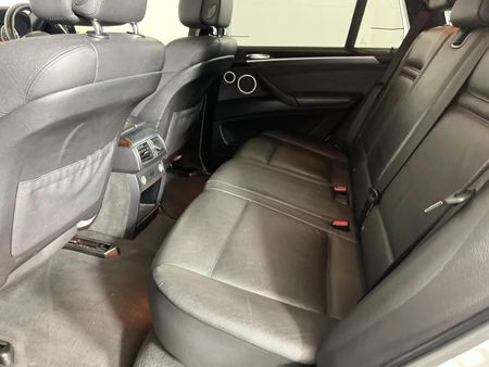 2012-BMW-X5-M50d_3
