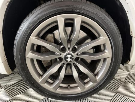 2012-BMW-X5-M50d_4