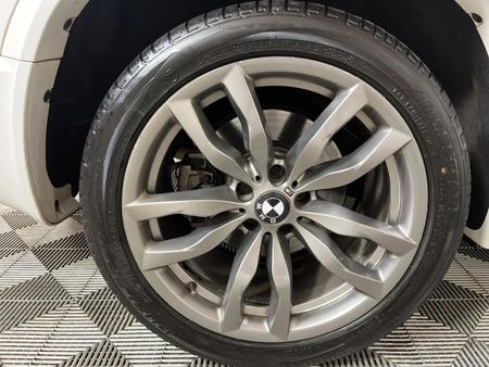 2012-BMW-X5-M50d_5