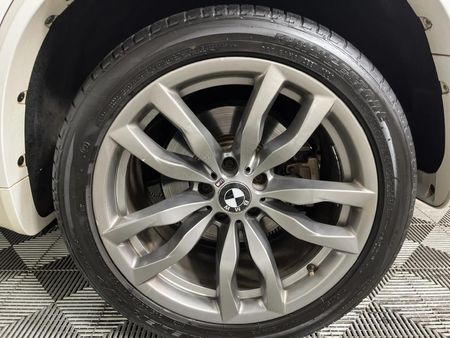 2012-BMW-X5-M50d_6