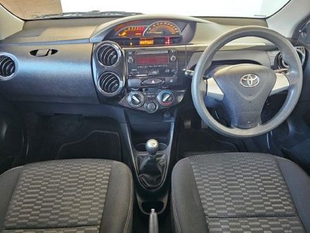 2021-Toyota-Etios-Cross-15-XS-5-dr_19