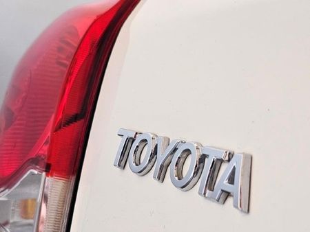 2021-Toyota-Etios-Cross-15-XS-5-dr_5