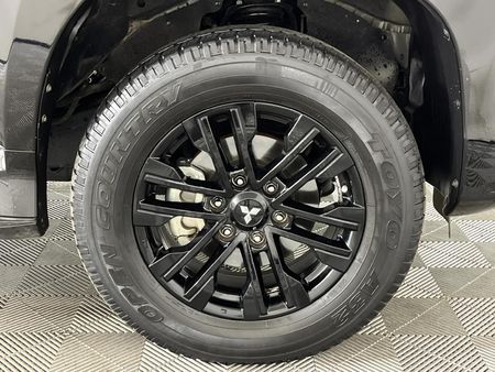 2022-Mitsubishi-Pajero-Sport-24D-4x4-Exceed-Auto_4