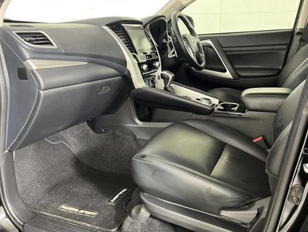 2022-Mitsubishi-Pajero-Sport-24D-4x4-Exceed-Auto_8