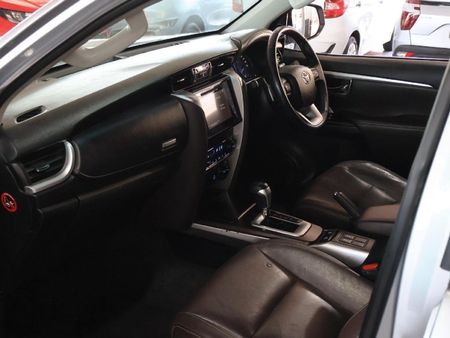 2018-Toyota-Fortuner-28-GD-6-4x4-Auto_25