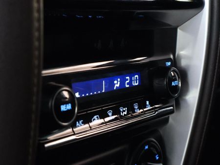 2018-Toyota-Fortuner-28-GD-6-4x4-Auto_27