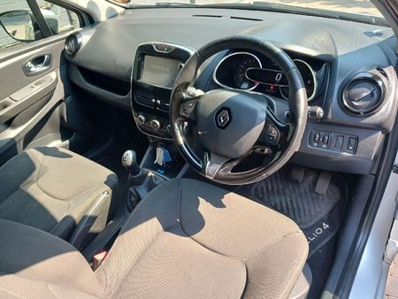 2016-Renault-Clio-IV-12-Authentique-5-dr-55kW_9