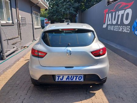 2016-Renault-Clio-IV-12-Authentique-5-dr-55kW_3