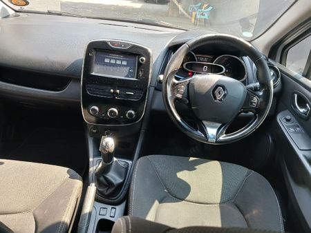 2016-Renault-Clio-IV-12-Authentique-5-dr-55kW_7