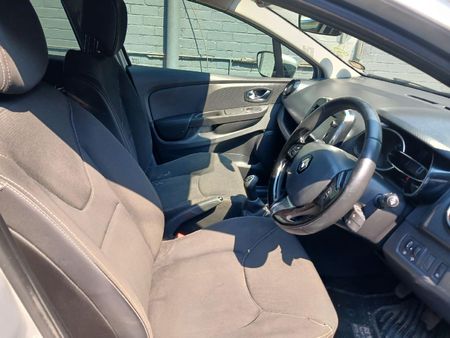 2016-Renault-Clio-IV-12-Authentique-5-dr-55kW_8