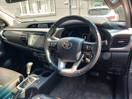 2018-Toyota-Hilux-40-V6-Raised-Body-Raider-Double-Cab-Auto_9