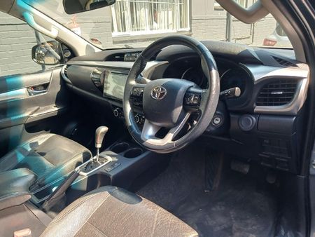 2018-Toyota-Hilux-40-V6-Raised-Body-Raider-Double-Cab-Auto_10