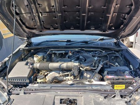 2018-Toyota-Hilux-40-V6-Raised-Body-Raider-Double-Cab-Auto_13