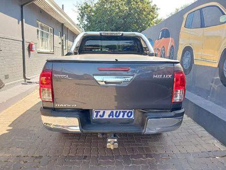2018-Toyota-Hilux-40-V6-Raised-Body-Raider-Double-Cab-Auto_4