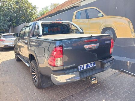 2018-Toyota-Hilux-40-V6-Raised-Body-Raider-Double-Cab-Auto_5