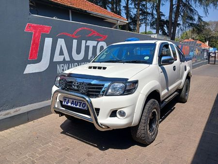 2011-Toyota-Hilux-30-D-4D-Heritage-Raised-Body-Double-Cab_0
