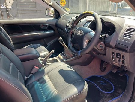 2011-Toyota-Hilux-30-D-4D-Heritage-Raised-Body-Double-Cab_9