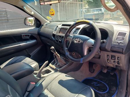 2011-Toyota-Hilux-30-D-4D-Heritage-Raised-Body-Double-Cab_10