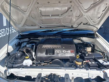 2011-Toyota-Hilux-30-D-4D-Heritage-Raised-Body-Double-Cab_12