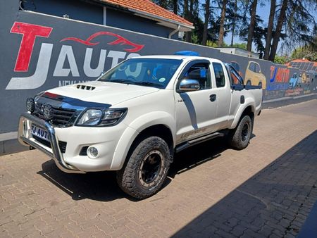 2011-Toyota-Hilux-30-D-4D-Heritage-Raised-Body-Double-Cab_1