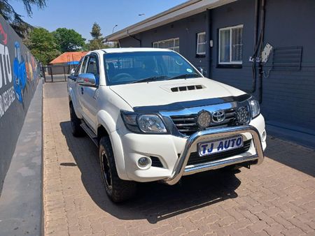 2011-Toyota-Hilux-30-D-4D-Heritage-Raised-Body-Double-Cab_4