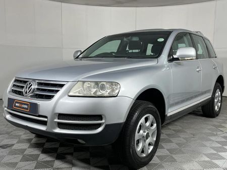 2004-Volkswagen-Touareg-42-V8-Auto_0