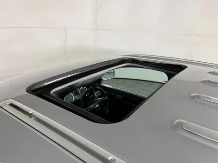 2004-Volkswagen-Touareg-42-V8-Auto_13