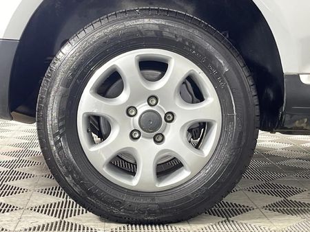 2004-Volkswagen-Touareg-42-V8-Auto_7