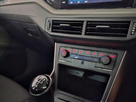 2018-Volkswagen-Polo-10-TSI-Comfortline_10