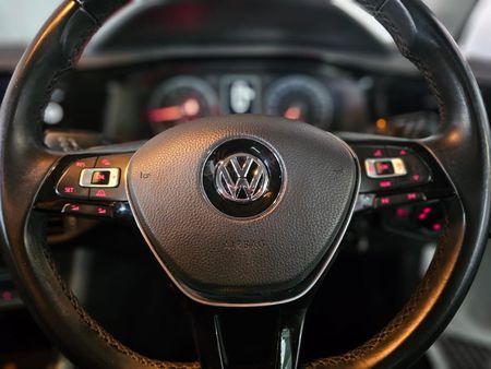 2018-Volkswagen-Polo-10-TSI-Comfortline_8