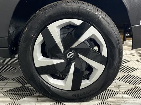 2023-Nissan-Magnite-10-Visia_6