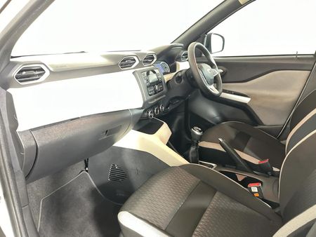 2023-Nissan-Magnite-10-Visia_8