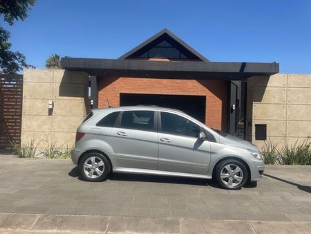 2011-Mercedes-Benz-B-Class-B-200-CDI-Auto_0