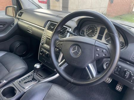 2011-Mercedes-Benz-B-Class-B-200-CDI-Auto_8