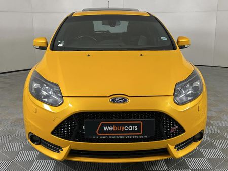 2014-Ford-Focus-20-GTDi-ST3-5-dr_14