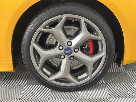 2014-Ford-Focus-20-GTDi-ST3-5-dr_5
