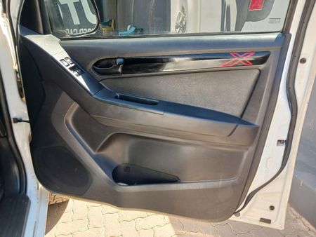 2020-Isuzu-D-Max-250-HO-Hi-Rider-Extended-Cab_9