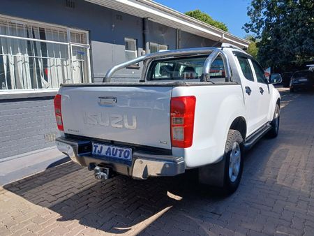 2015-Isuzu-KB-300-D-Teq-LX-Double-Cab_6