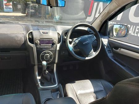 2015-Isuzu-KB-300-D-Teq-LX-Double-Cab_7