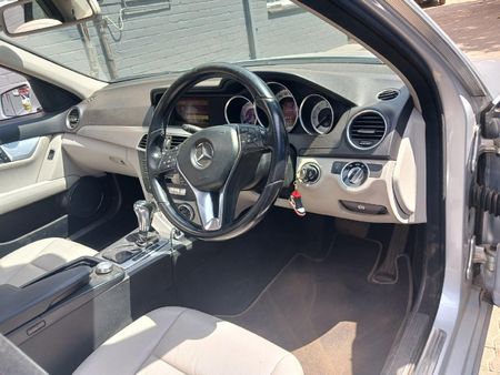 2012-Mercedes-Benz-C-Class-C-350-CDI-BE-Avantgarde-Auto_9