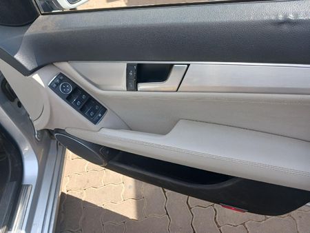 2012-Mercedes-Benz-C-Class-C-350-CDI-BE-Avantgarde-Auto_13