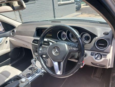 2012-Mercedes-Benz-C-Class-C-350-CDI-BE-Avantgarde-Auto_8