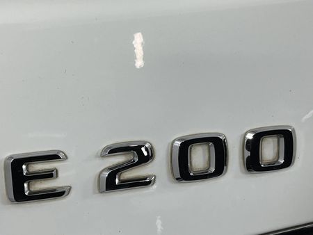 2012-Mercedes-Benz-E-Class-E-200-CGI-BE-Avantgarde_11