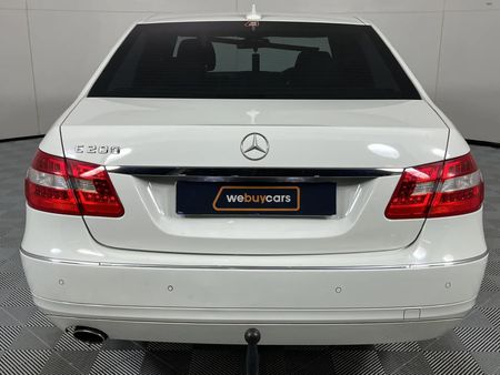 2012-Mercedes-Benz-E-Class-E-200-CGI-BE-Avantgarde_16