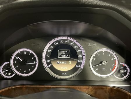 2012-Mercedes-Benz-E-Class-E-200-CGI-BE-Avantgarde_2