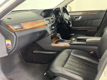 2012-Mercedes-Benz-E-Class-E-200-CGI-BE-Avantgarde_8